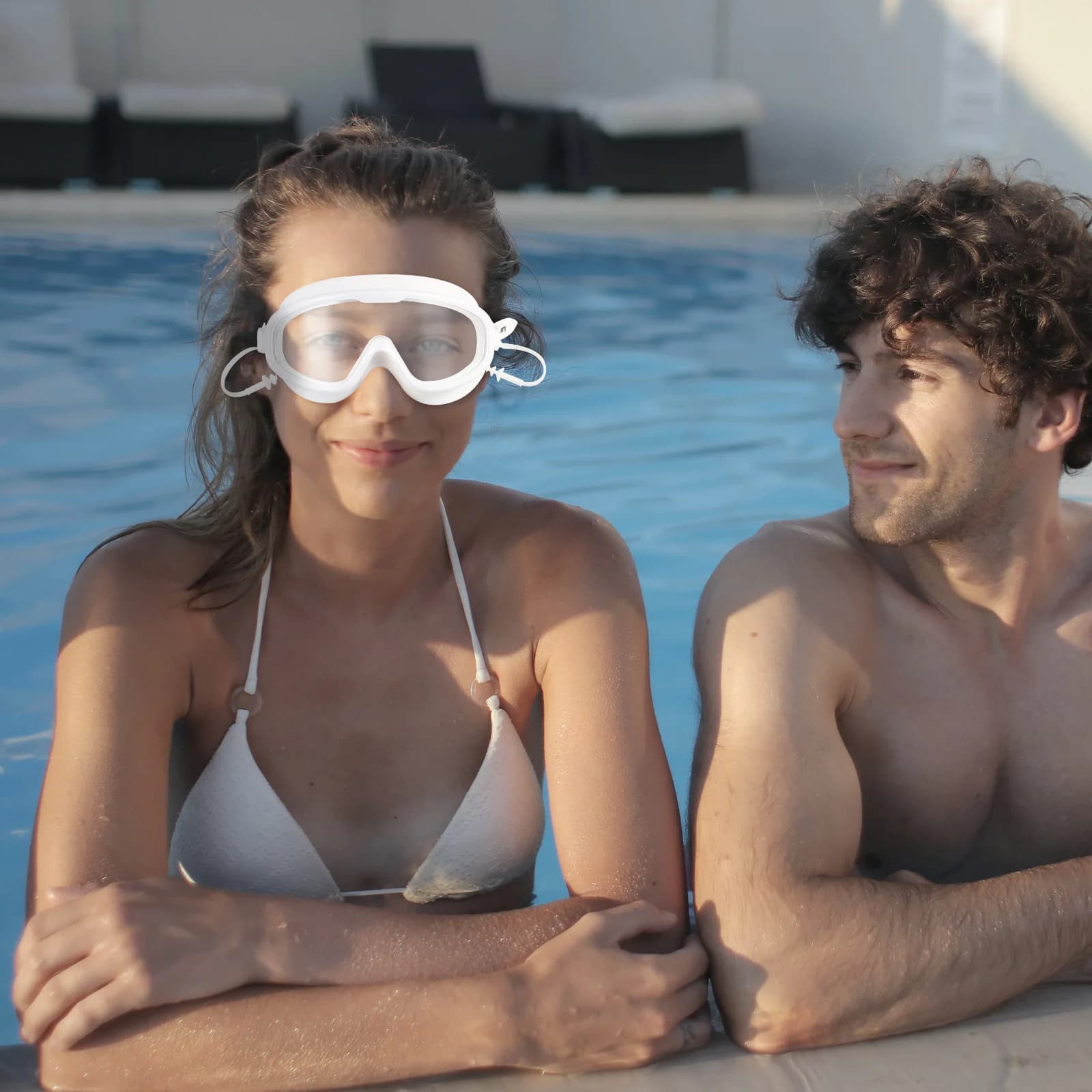 1 pair of swim glasses with large frame, adjustable waterproof swimming glasses, anti-slip silicone swimming equipment for adults