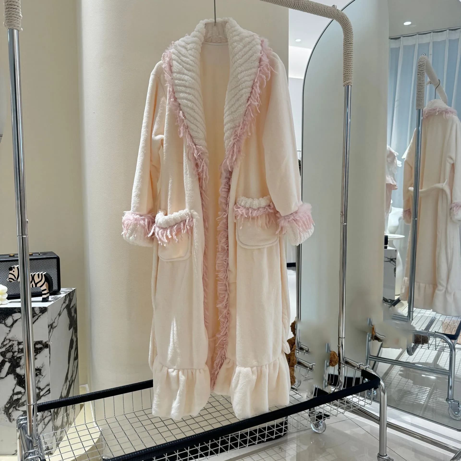 Coral Fleece Robe Lady Bathrobe Gown Long Sleeve Kimono Autumn Winter Home Wear Sleepwear