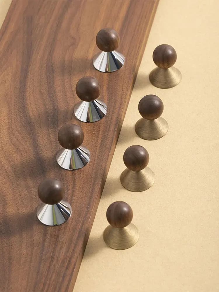 Sfera di noce con maniglie per mobili in ottone Manopole per cassetti per bambole soleggiate a foro singolo Maniglie per cassetti in bronzo antico Maniglie per guardaroba cromate