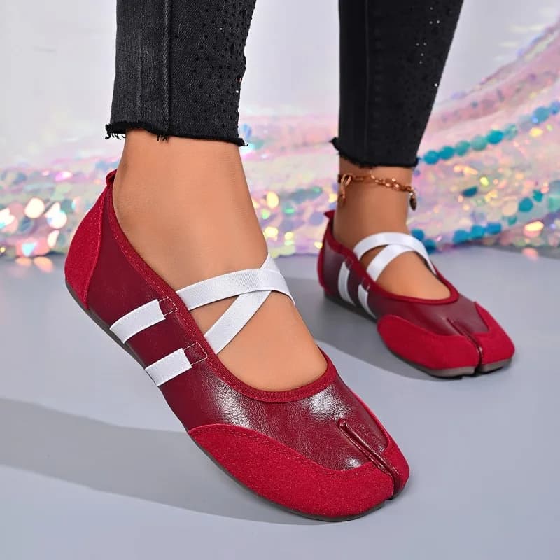 Nuove Scarpe Mary Jane con Punta Divisa, Design Estivo 2026, Modello a Bocca Bassa, Suola Morbida Incrociata, Stile Niche