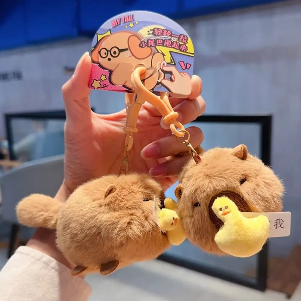 Portachiavi Creativo a Forma di Capibara Cartoon con Coda Oscillante, Ciondolo Morbido per Borsa, Simpatico Peluche Soffice per Chiavi Auto, Piccoli Regali