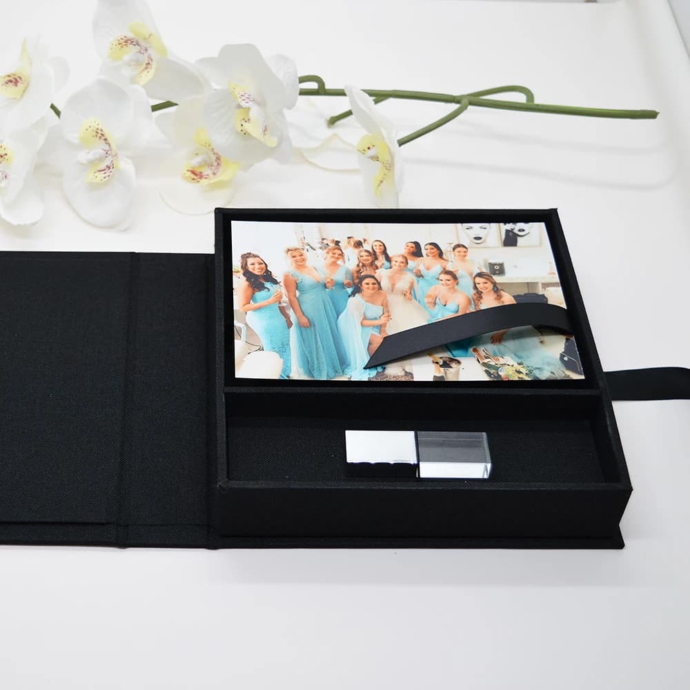 Scatola portafoto personalizzata 4x6 pollici in lino nero con slot per chiavetta USB | Scatola Portaoggetti per Ricordi di Matrimonio | Regali per Clienti Fotografi