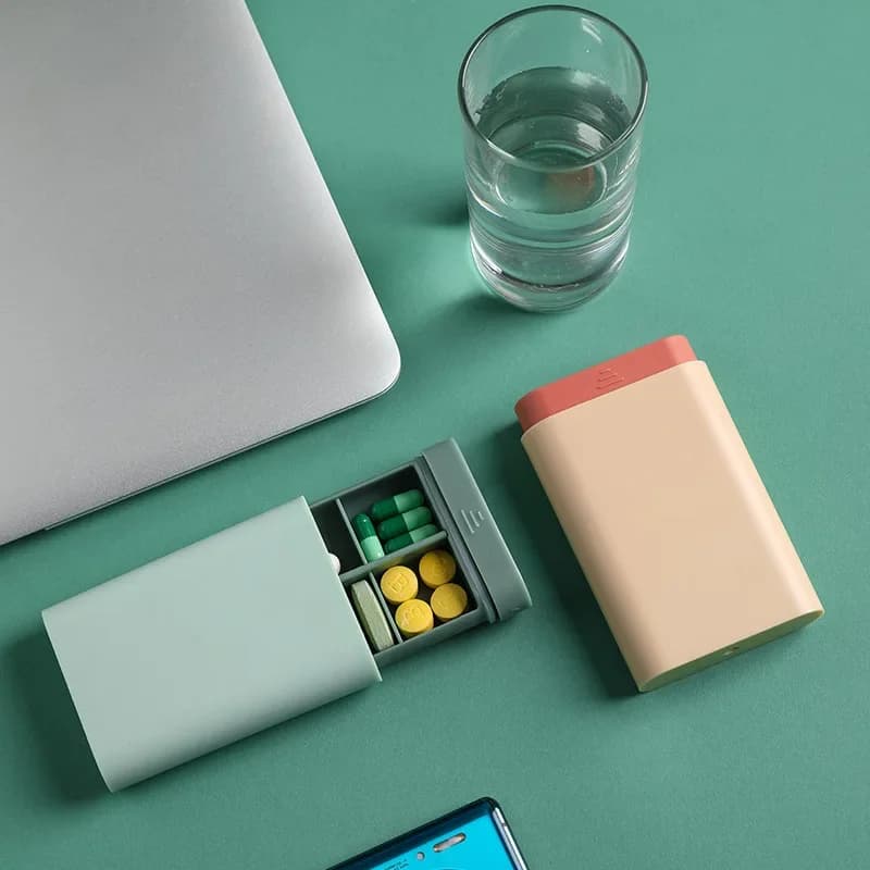 Mini Portable Travel Wallet, Organizing Container for Vitamins and Medicines, 7 Days 6 Parties, for Fish Oils