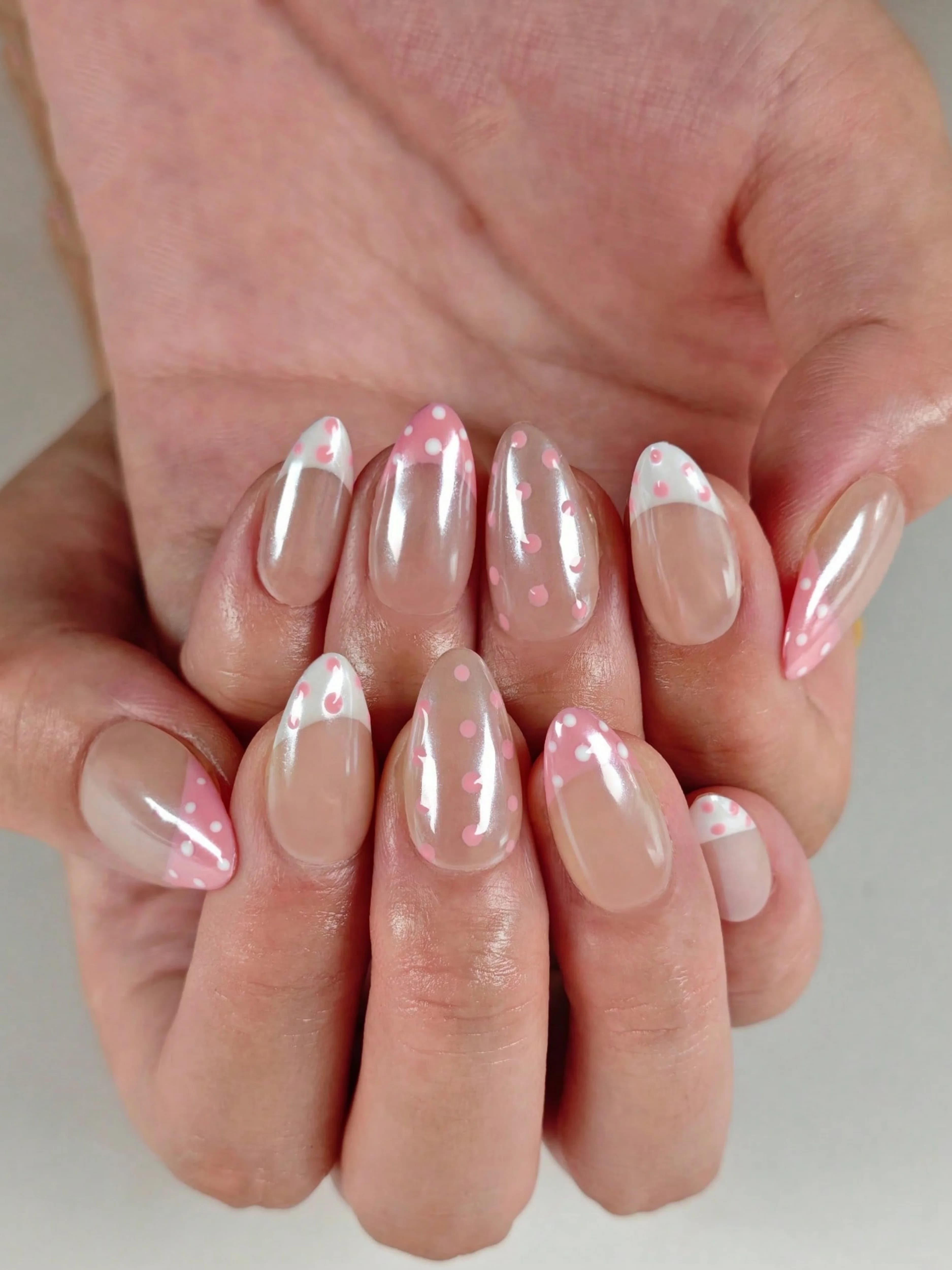 10 pz. Unghie Finte Press-On Rosa a Pois Fatte a Mano, Forma a Mandorla, Corte, Dolci e Carine, Base Nude, Decorazione Unghie Finte