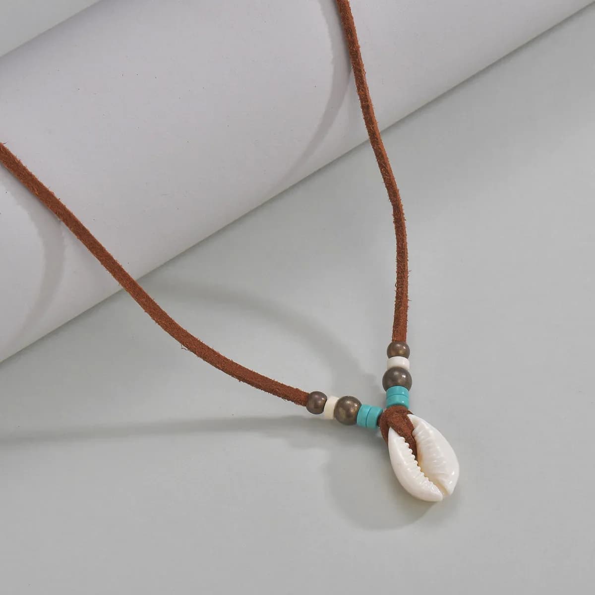 Simulation Shell Pendant Clavicle Necklace Waterproof Brown Rope Chain Minimalist Jewelry for Women Female Party Daily Gift
