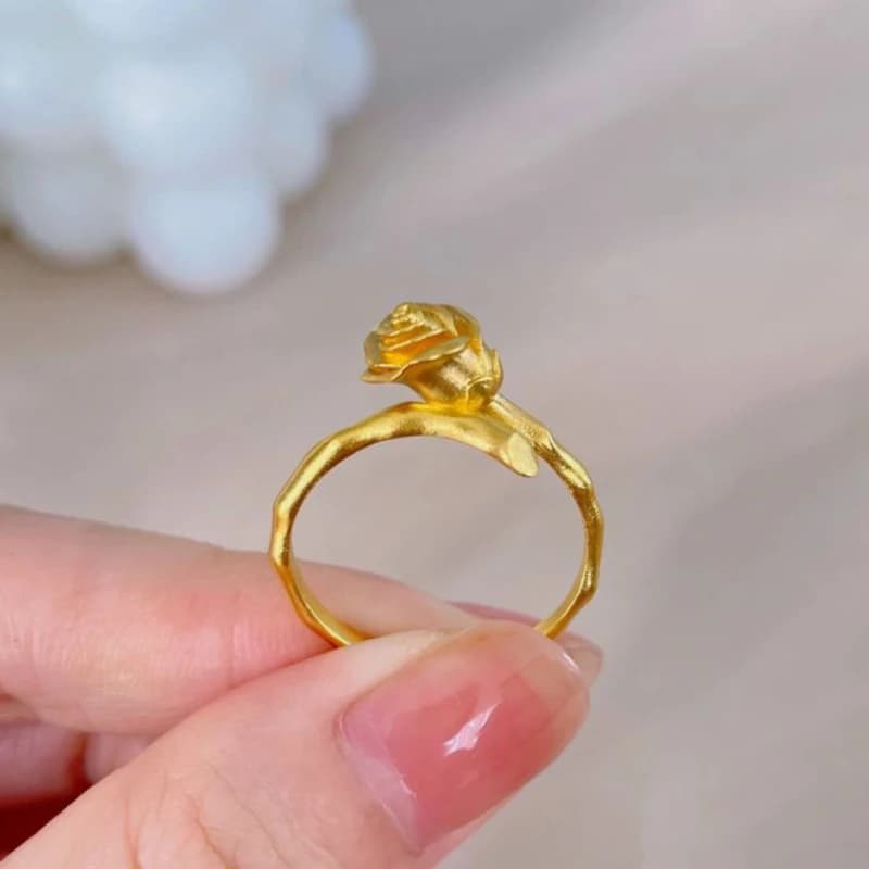 Anelli di fiori di rosa artigianali in oro antico con cuore da ragazza in stile delicato per le donne, regalo di gioielli per banchetti, anelli di lusso leggeri e alla moda