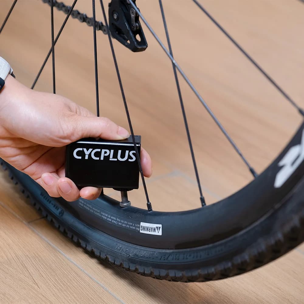 Mini pompa d'aria elettrica portatile per pneumatici da bicicletta ad alta pressione CYCPLUS AS2 per biciclette
