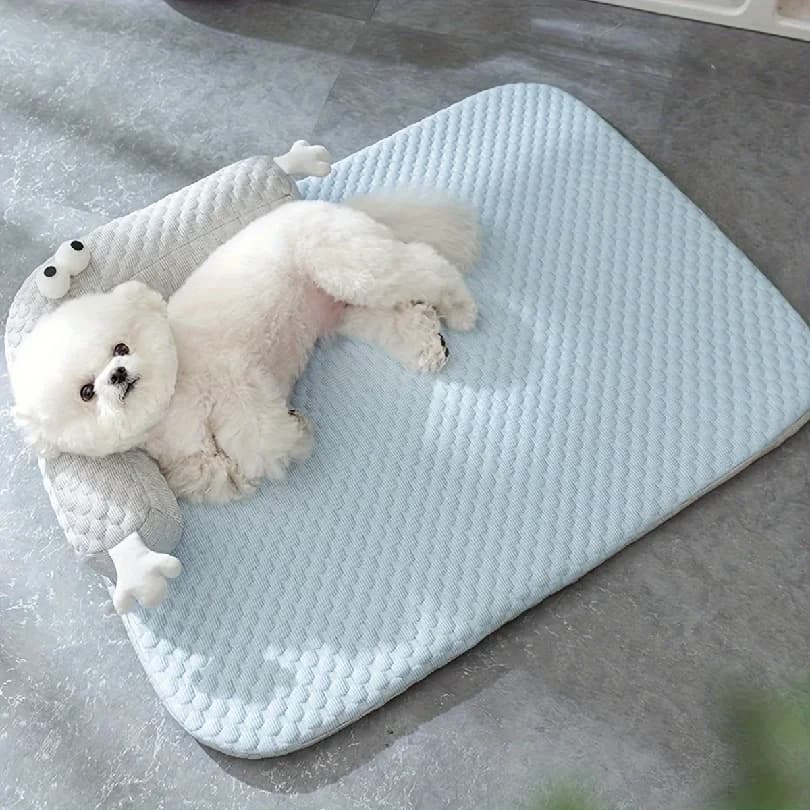 Tappetino Rinfrescante per Cani e Gatti, Modello Mostro Occhi Grandi, Traspirante e Assorbente, Lavabile, per il Riposo Estivo