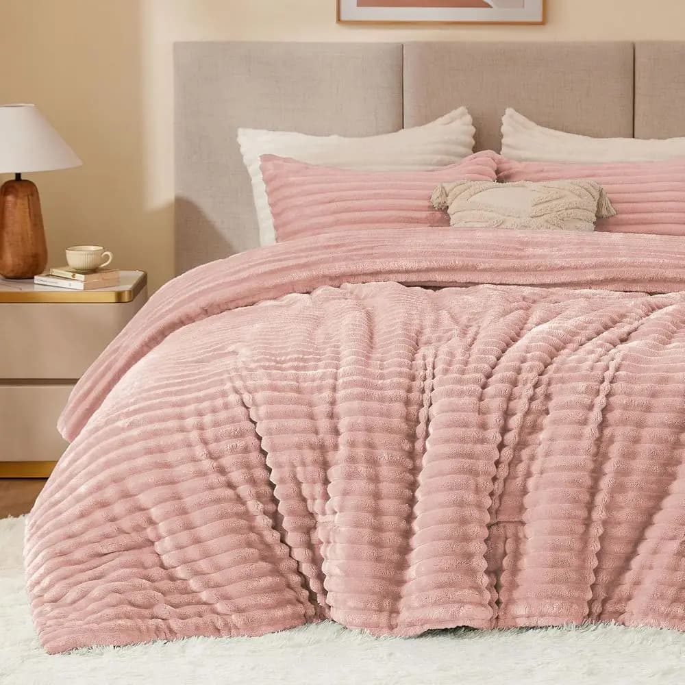 Comorter Bed Linen Set - Super Soft and Warm, Polish Rose, Luxurious Bed Set and Pesant for Winter with 2 True