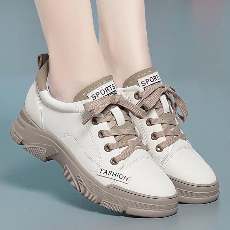 Anti-slip spring sneaker in Soft Leather, New Women's Trekking Shoes with thick sole, Veneer and Sports Design for Skateboard