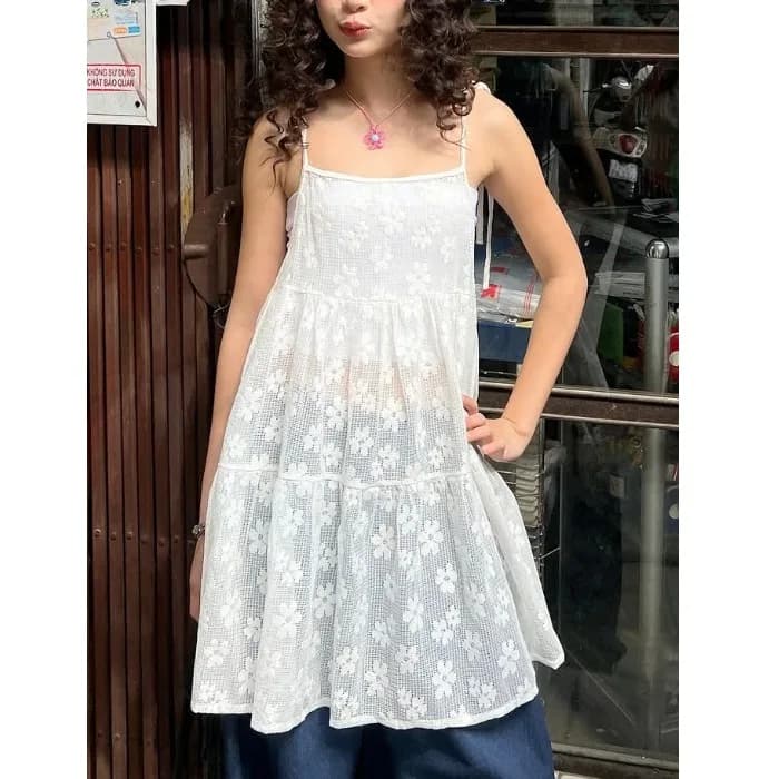 Sweet Floral Embroidery Strap Dress Summer New Arrival Cake Skirt Style No Sleeve Women's Fashion Casual Dress