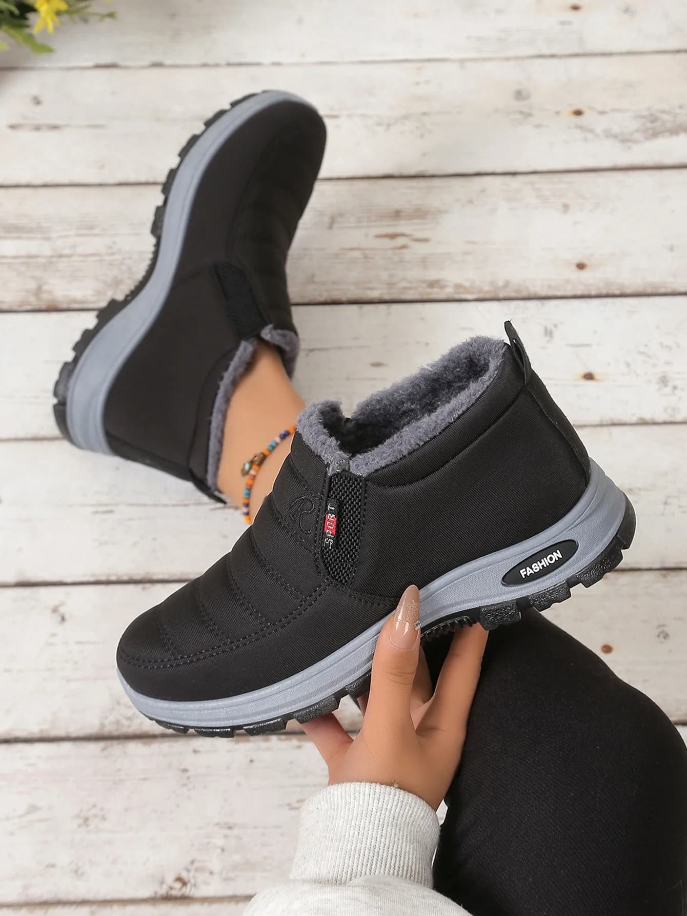 Women's Shoes, Winter Cotton Shoes with Fleece and Thickened Mid-Top, Warm and Casual Snow Boots