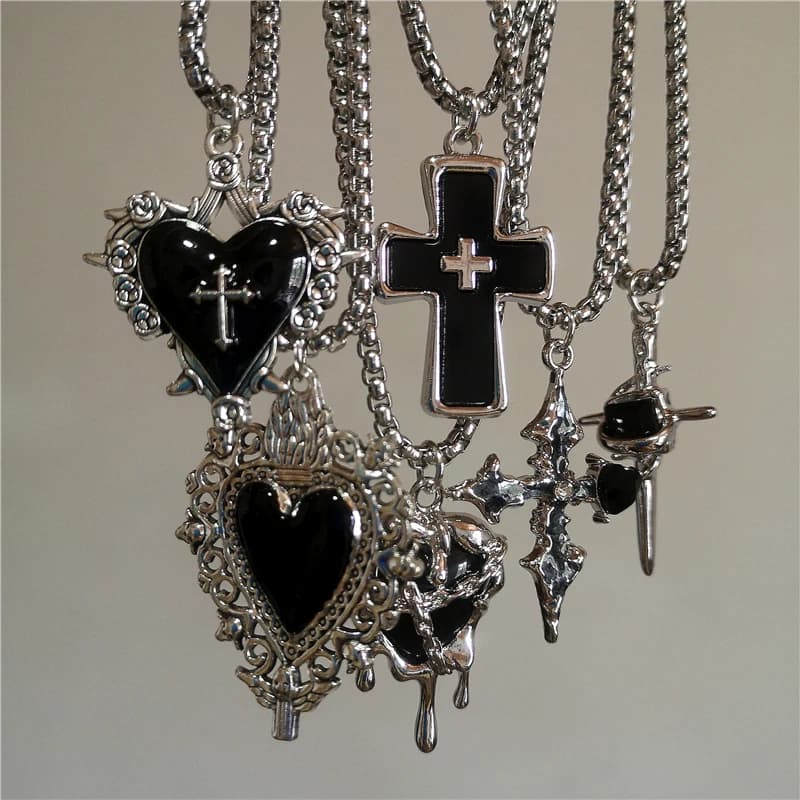 Collana con ciondolo a forma di cuore con croce nera vintage gotica per donna uomo girocollo unisex personalizzato punk Y2K regali di gioielli alla moda