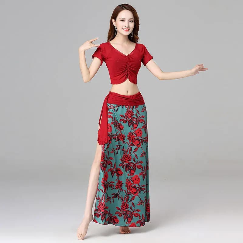 Top di abbigliamento da pratica per abito da danza del ventre personalizzato con gonna lunga stampata con apertura laterale Set di abiti da prestazione sexy femminili