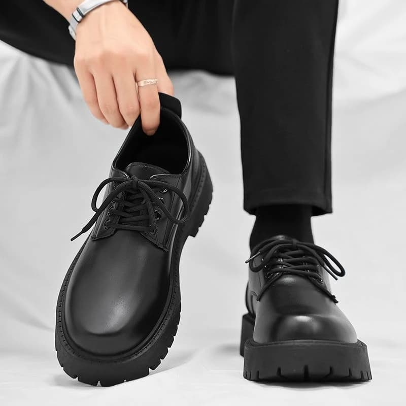 Men Chelsea Boots British Style Black Leather Ankle Boots Side Zipper Height Increasing Work Mid Calf Boots Fashion New