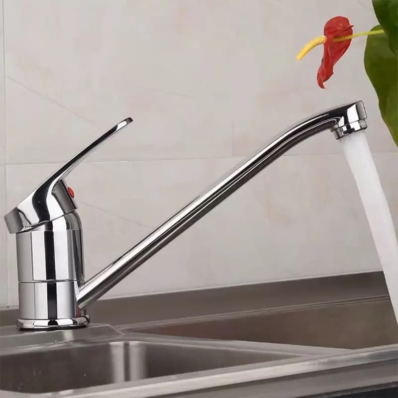 Rubinetto per lavello da cucina in lega di zinco Rubinetto per lavabo da bagno Miscelatore per lavaggio a caldo freddo Rubinetto per gru Rubinetti per lavello con rotazione a 360° Maniglia singola