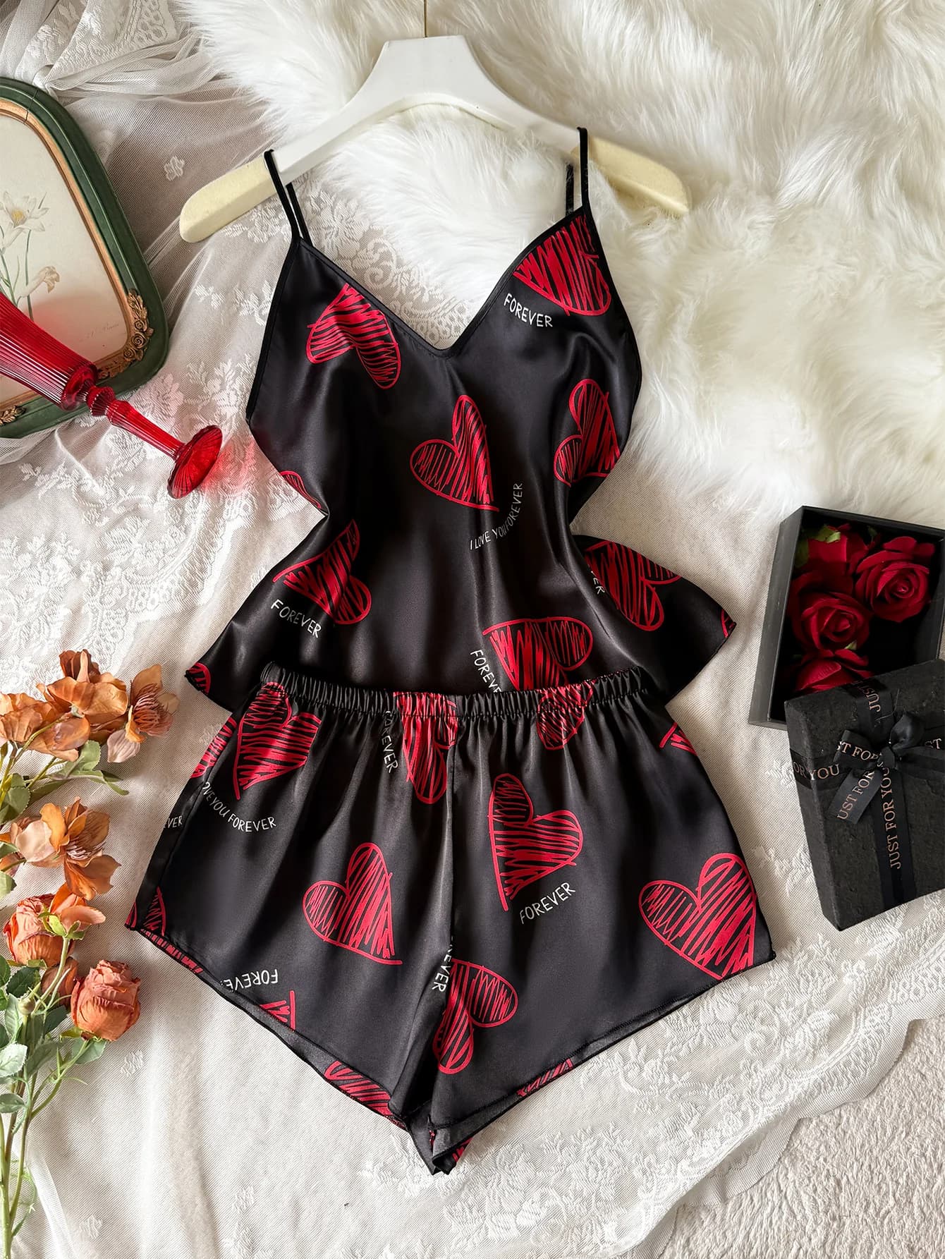 Women Heart Letter Print 2 Piece Pajama Set V Neck Spaghetti Strap Cami Top Elastic waist Shorts Sweet Fashion Ladies Sleepwear