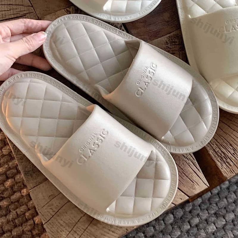 Comfortable summer beach slippers for woman Light flat Slippers with soft sole Pair Slides with soft background for outdoor fashionable for home