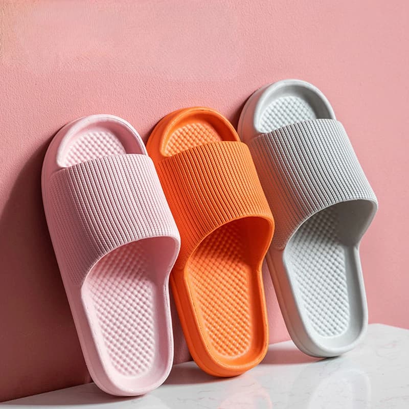 Ciabatte da Bagno con Piattaforma Spessa, Pantofole da Casa per Donna, Suola Morbida in EVA, Sandali da Interno, Infradito Antiscivolo Estate 2024