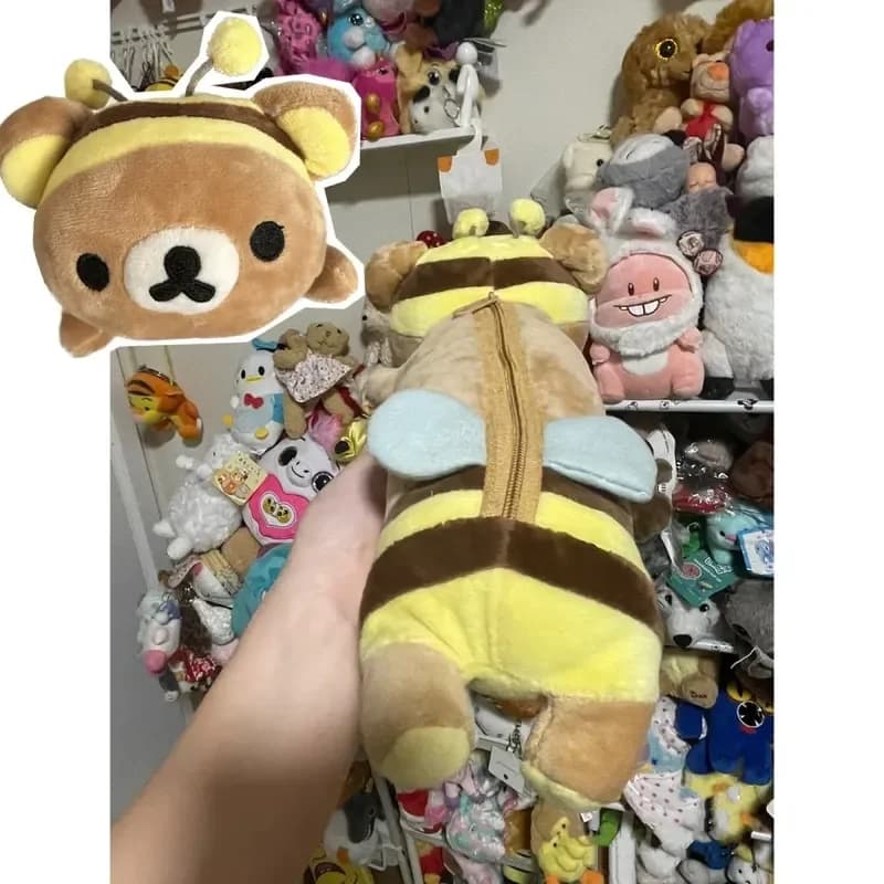 Astuccio portapenne in peluche Kawaii Rilakkuma a forma di ape per bambini e ragazze, simpatico astuccio portapenne a forma di orsetto dei cartoni animati, organizer per penne, articoli di cancelleria per la scuola, regali