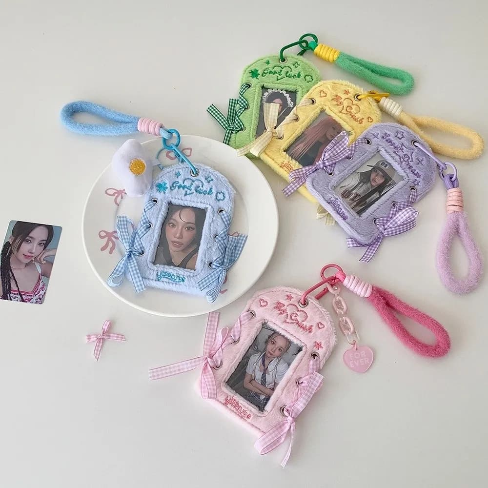 Porta Fotocard Coreano in Peluche con Nastro Decorativo, Cornice per Foto e Carte Fotografiche con Portachiavi