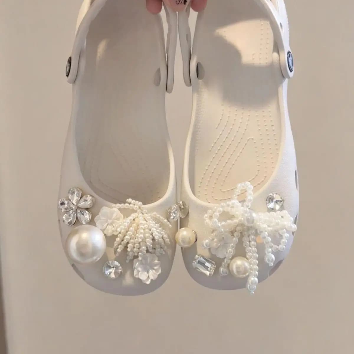 Women's ballet shoes, sandals, women's hole shoes, women's outer wear one-word beach shoes, home cool slippers, women