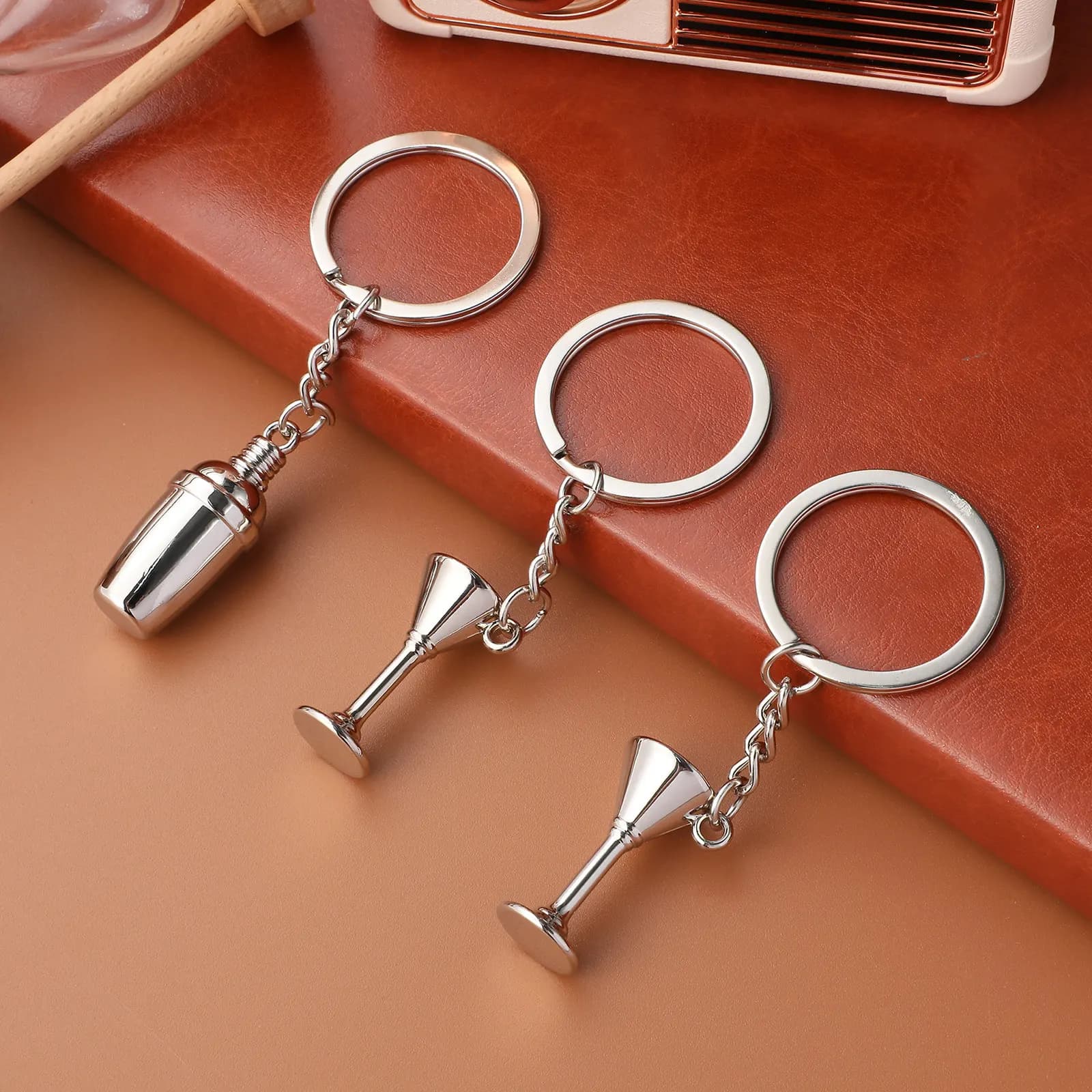Set di 3 Portachiavi Shaker, Ciondoli a Forma di Calice per Cocktail in Lega, Eleganti Charm per Borse, Portachiavi Creativi, Regalo Unico per Ragazze
