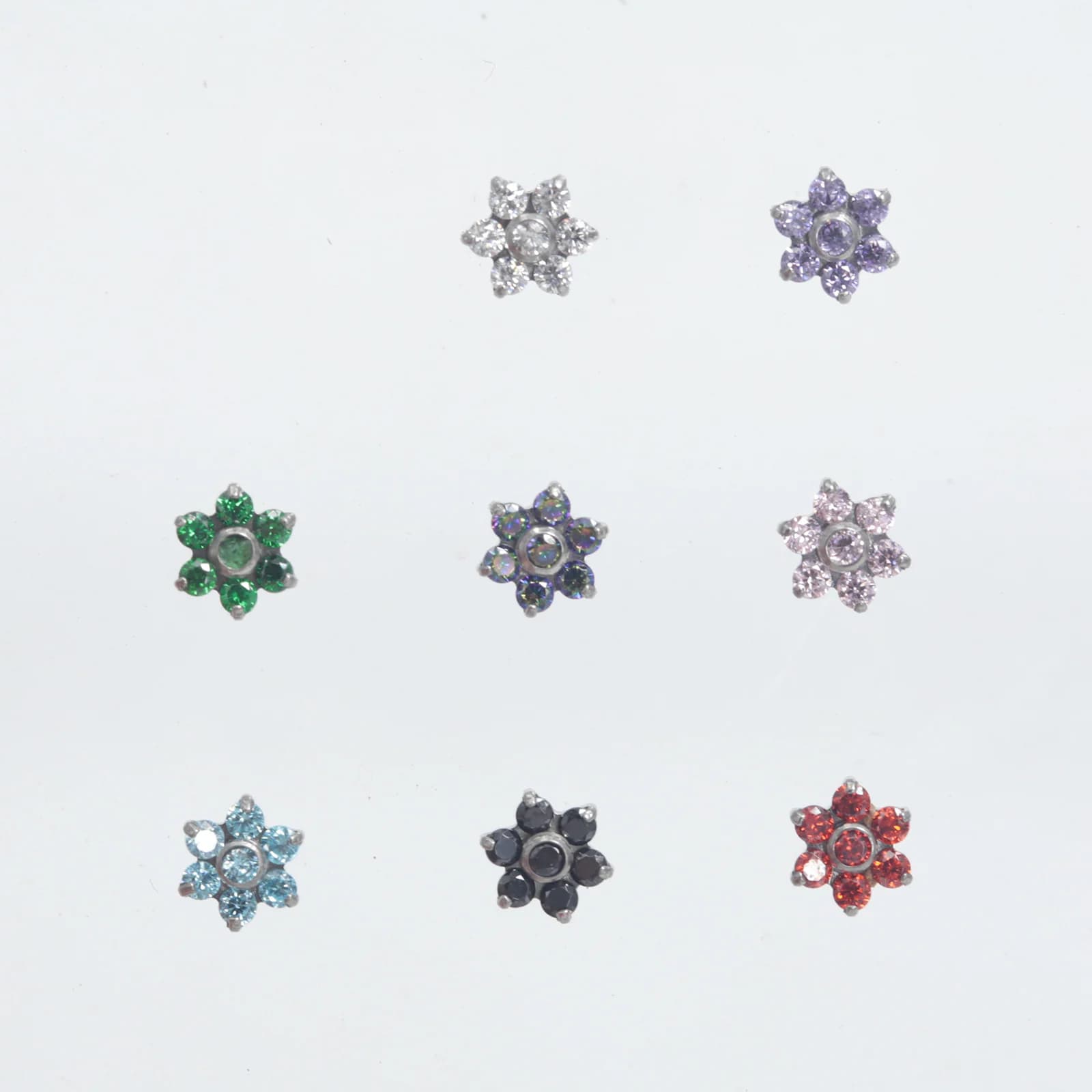 16G ASTM F136 Titanio CZ Fiore Labret Filettatura interna Orecchino Helix Trago Cartilagine Orecchino Lip Studs Gioielli penetranti