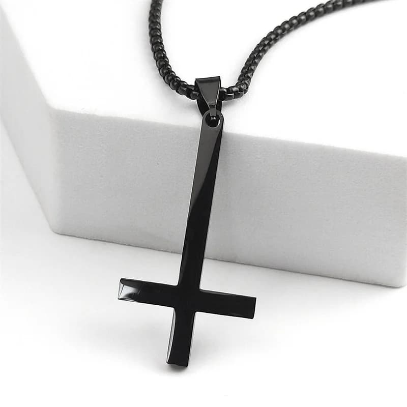 Collana pagana con croce invertita in acciaio inossidabile, collana con catena nera, gioielli con croce invertita N8374S03