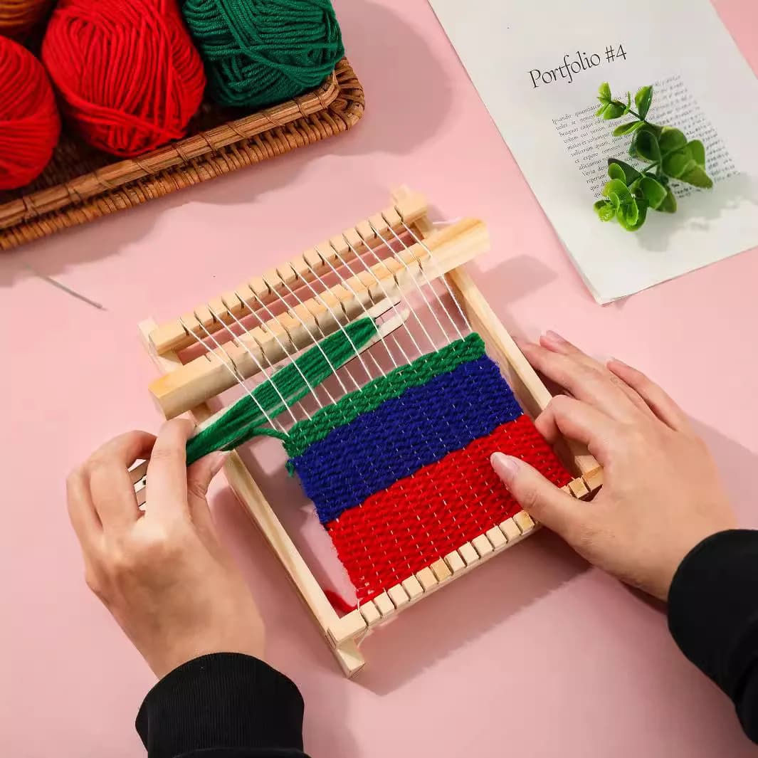 Small Wooden Weaving Loom Kit DIY Traditional Wooden Weaving Toy Loom Handmade Knitting Machine With Accessories For Kids Childr
