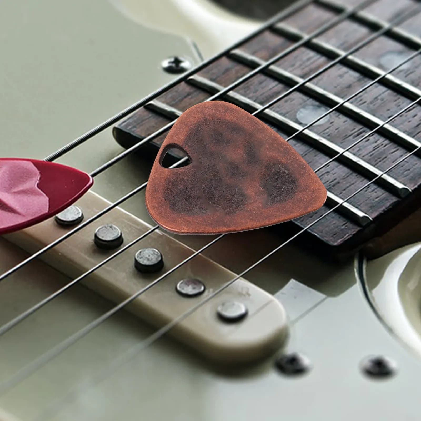 6 Pezzi Plettri per Chitarra in Lega di Zinco Premium, Robusti e Sottili, per Principianti e Professionisti, Portatili per Chitarra e Ukulele
