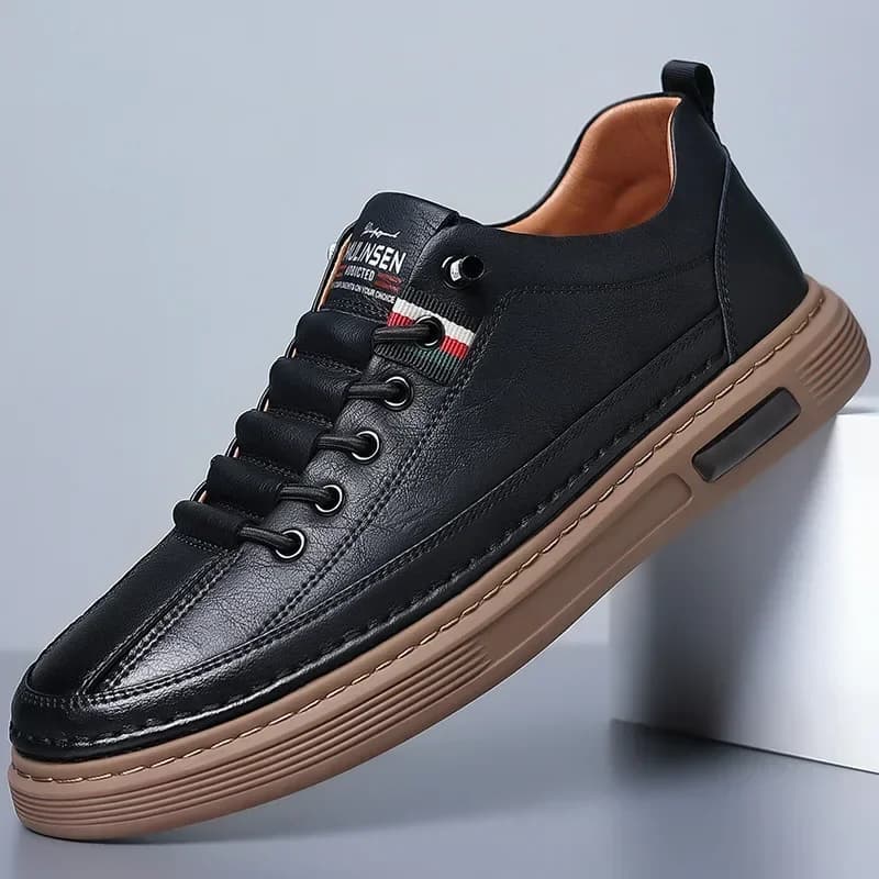 2025 Primavera Autunno Nuove scarpe da tavolo per uomo Scarpe sportive casual da uomo in pelle di mucca Nuovo designer Scarpe da ginnastica in tinta unita da uomo