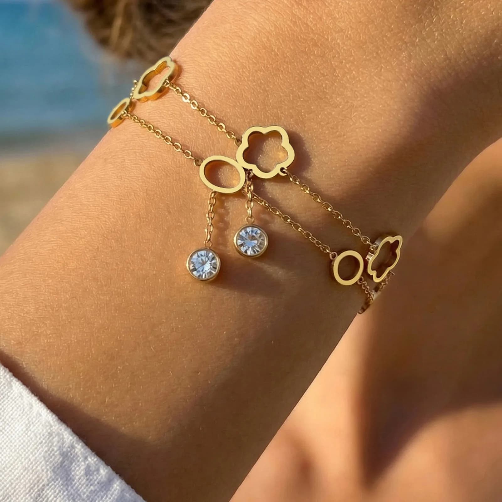Vnox Minimalist Stainless Steel Hollow Oval Zircon Bracelets for Women Trendy Gold Plated Shiny Stone Charms Bracelet Jewelry