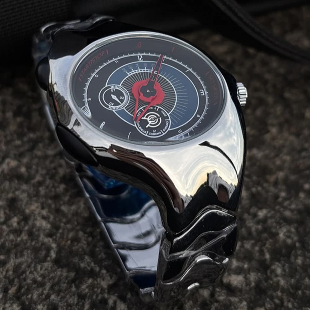 Orologio da Uomo Alien Retro con Cassa Ovale, Quadrante Argento, Design Unico e Speciale, Movimento al Quarzo, Orologio in Acciaio AAA