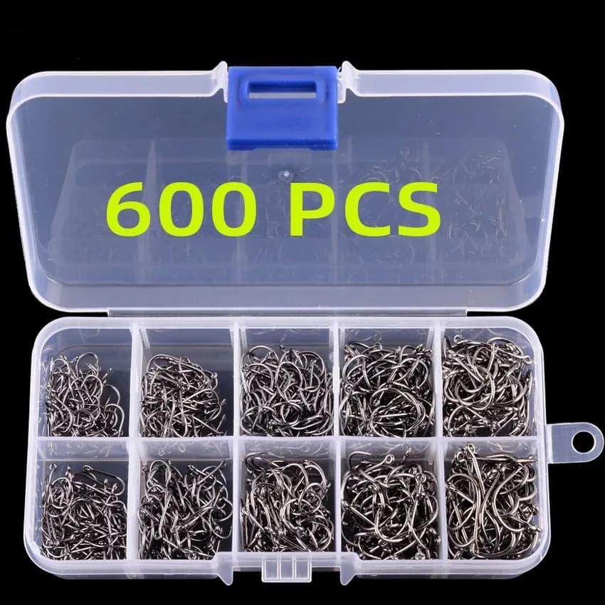 Set di 600 ami da pesca in acciaio ad alto tenore di carbonio, affilati, resistenti, con ardiglione, attrezzatura per la pesca a rock fishing, accessori con scatola.