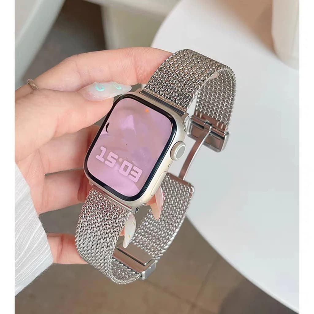 Magnetic bracelet Metal link For Apple Watch band Series 11/8/7/6/10/9 40mm 41mm 38mm 42mm 44mm 45mm 46mm Strap