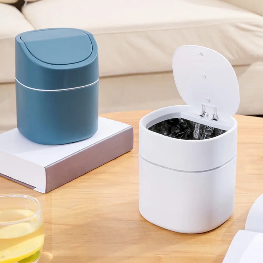 Mini Cestino per Rifiuti con Coperchio Ribaltabile, Contenitore Compatto e Leggero per Scrivania, Piccolo Cestino da Tavolo per Cucina e Stanza