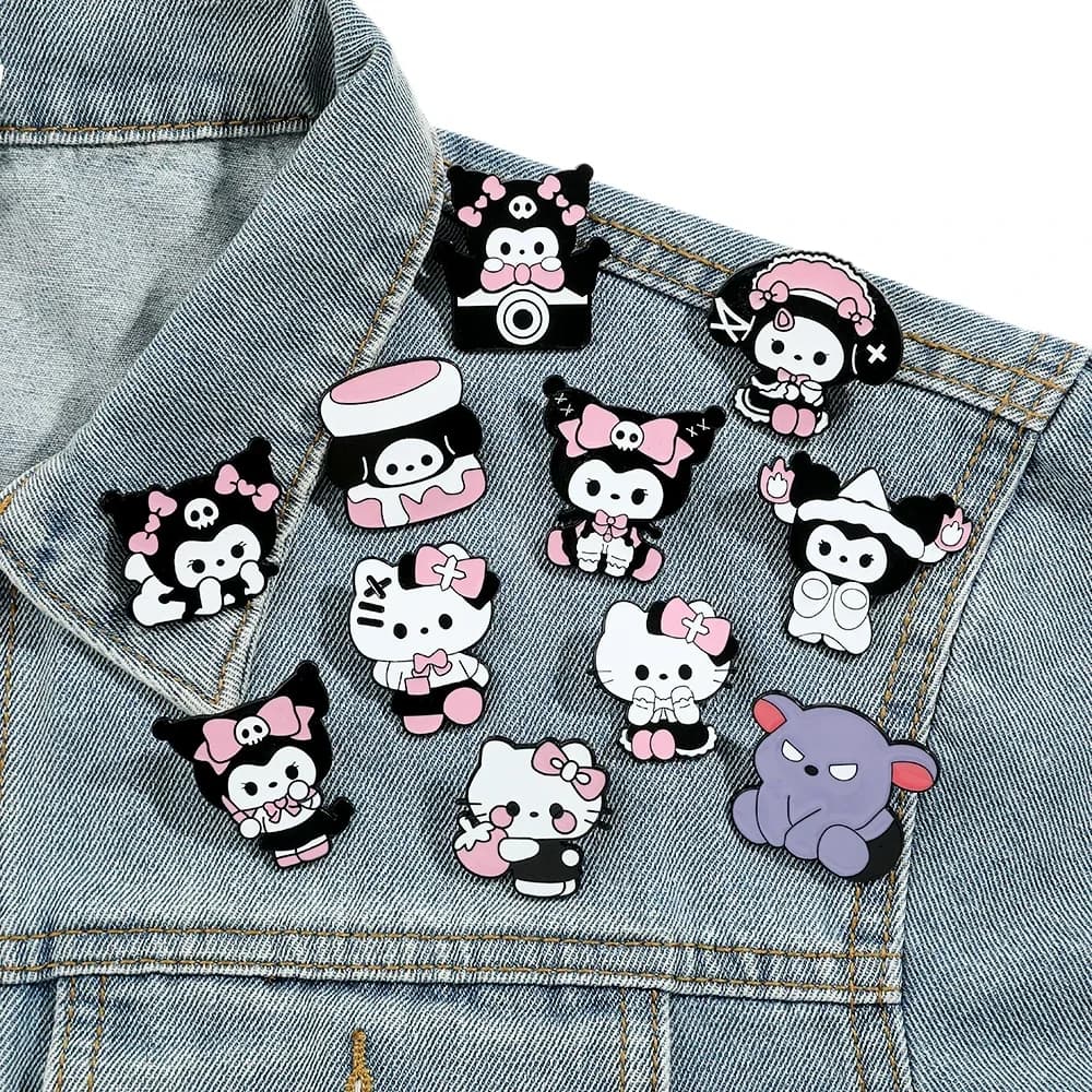 Set di 13 Divertenti Spille con Personaggi Carini, Hello Kitty, Kulomi, Pin Smaltati Cartoon, Accessori per Zaini, Abbigliamento, Gioielli, Distintivi in Metallo, Regalo