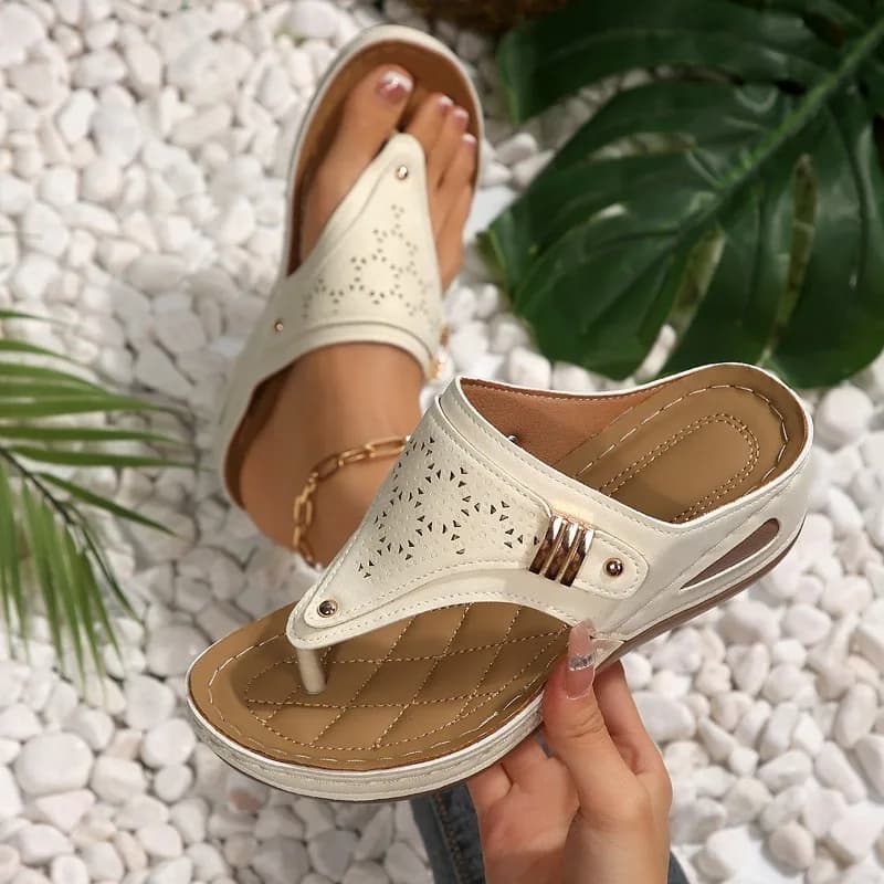 Sandali da Donna Traspiranti con Punta Aperta, Suola Spessa alla Moda, Tacco Alto, Fibbia Metallica Decorativa, Casual da Spiaggia