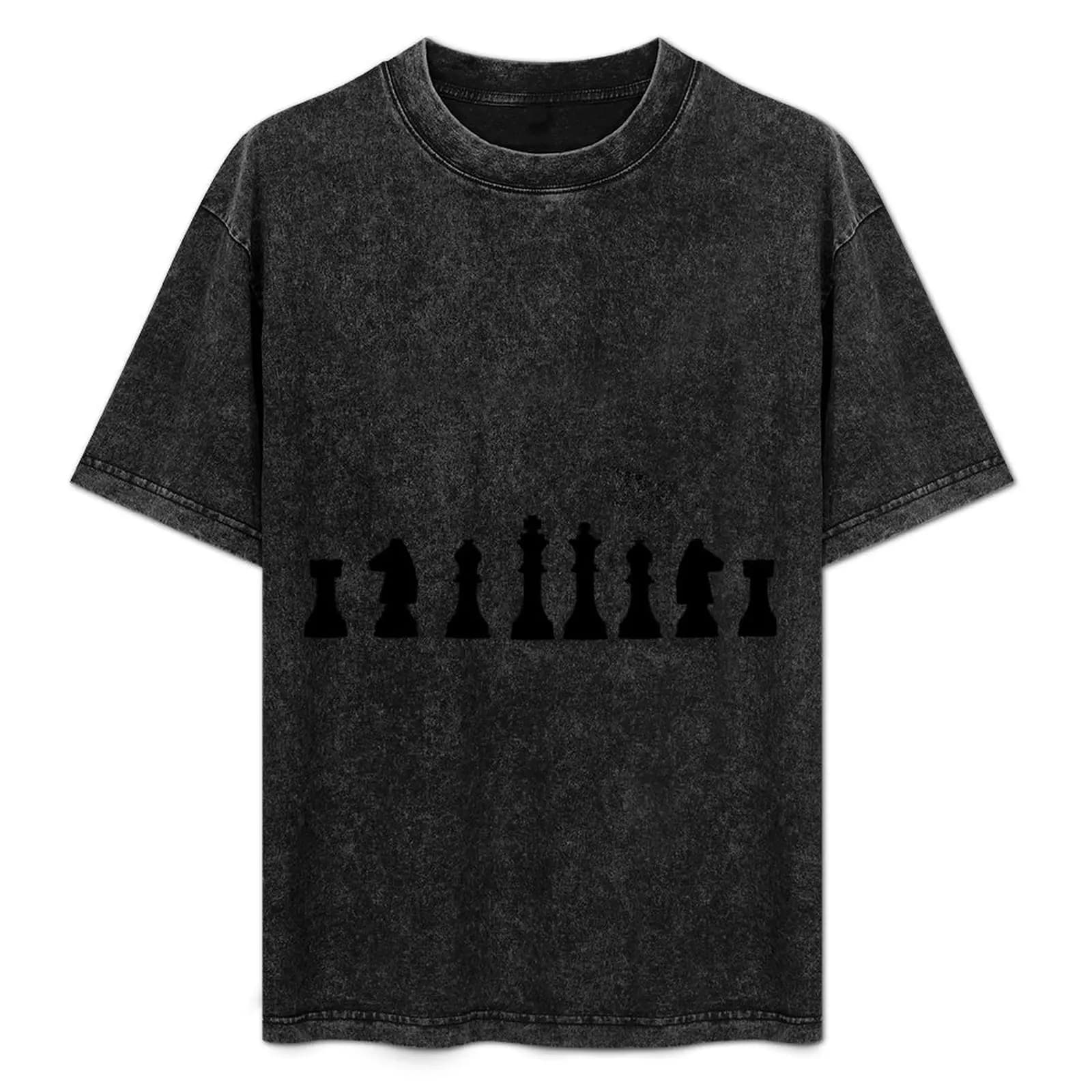 T-shirt con stampa leggera dal design di un set di scacchi completo: All the Pieces: A Complete Chess Set Design