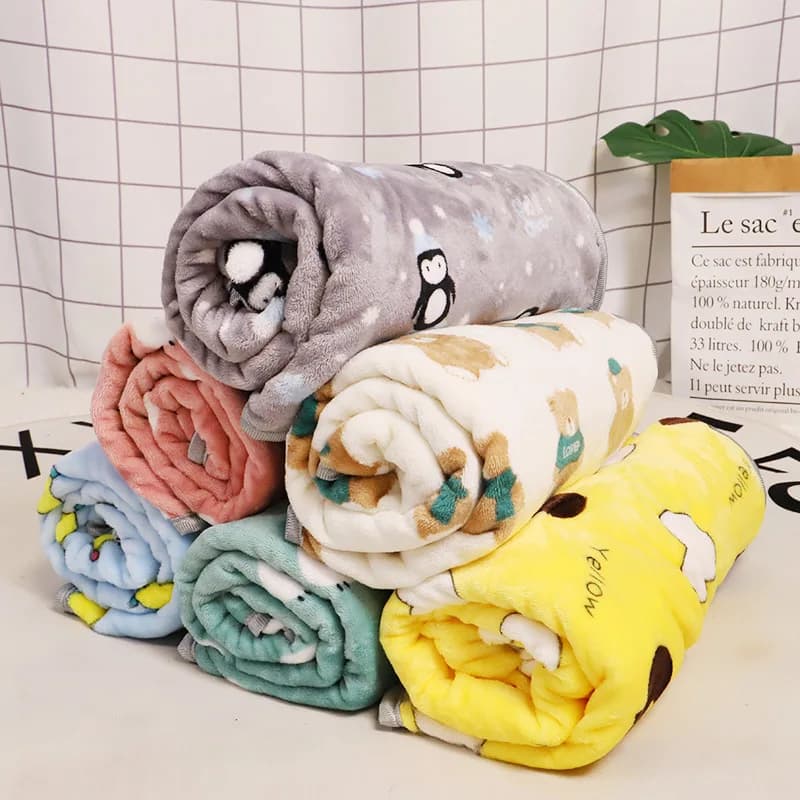 Soft and soft blanket for flannel dogs sympathetic print cartoons mat for warm and breathable pets bed linen blankets for sleeping dogs and cats supplies for pets