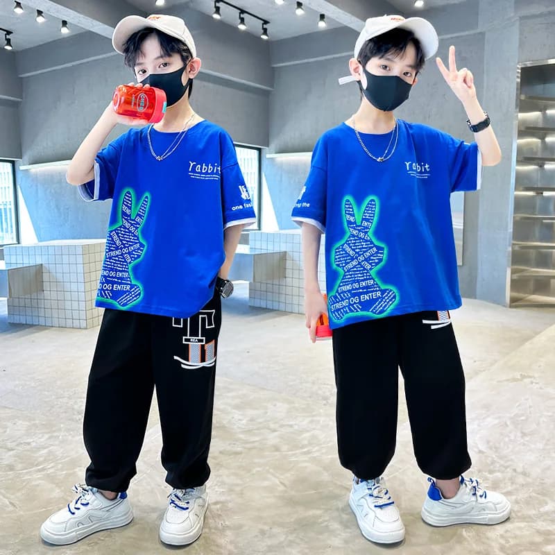 Set di abbigliamento estivo per ragazzi Top a maniche corte per bambini + pantaloni antizanzare Set da due pezzi 2025 Nuovo