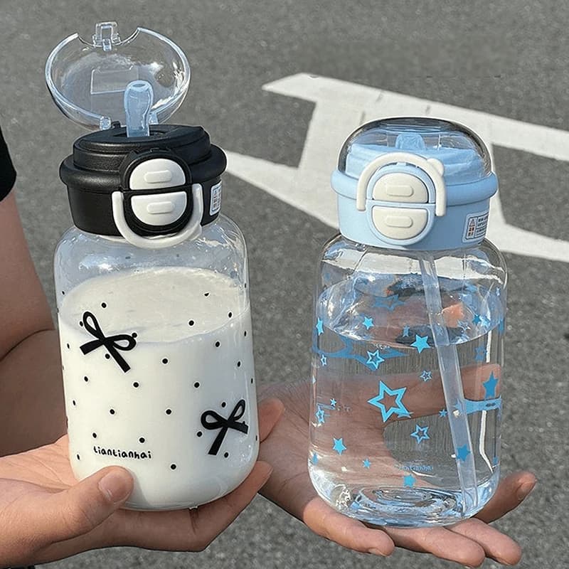 Bottiglia d'acqua carina con cannuccia Tazza d'acqua portatile con coperchio in plastica per bottiglia Kawaii per bambini Bottiglia d'acqua carina a prova di perdite