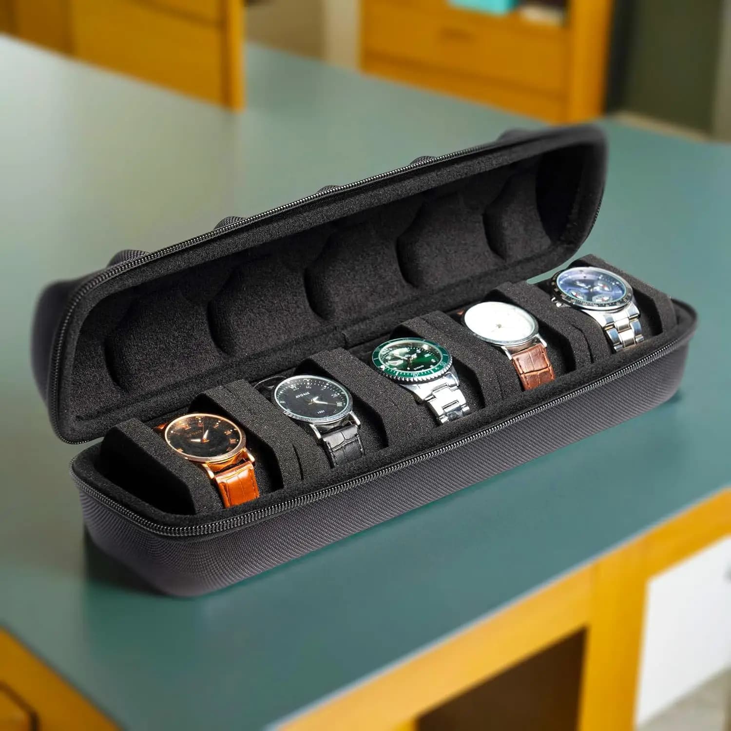 Custodia da viaggio per orologio da uomo, scatola portaoggetti in schiuma, custodia da viaggio portatile per orologi da polso con cuscino anti-movimento, 5 slot