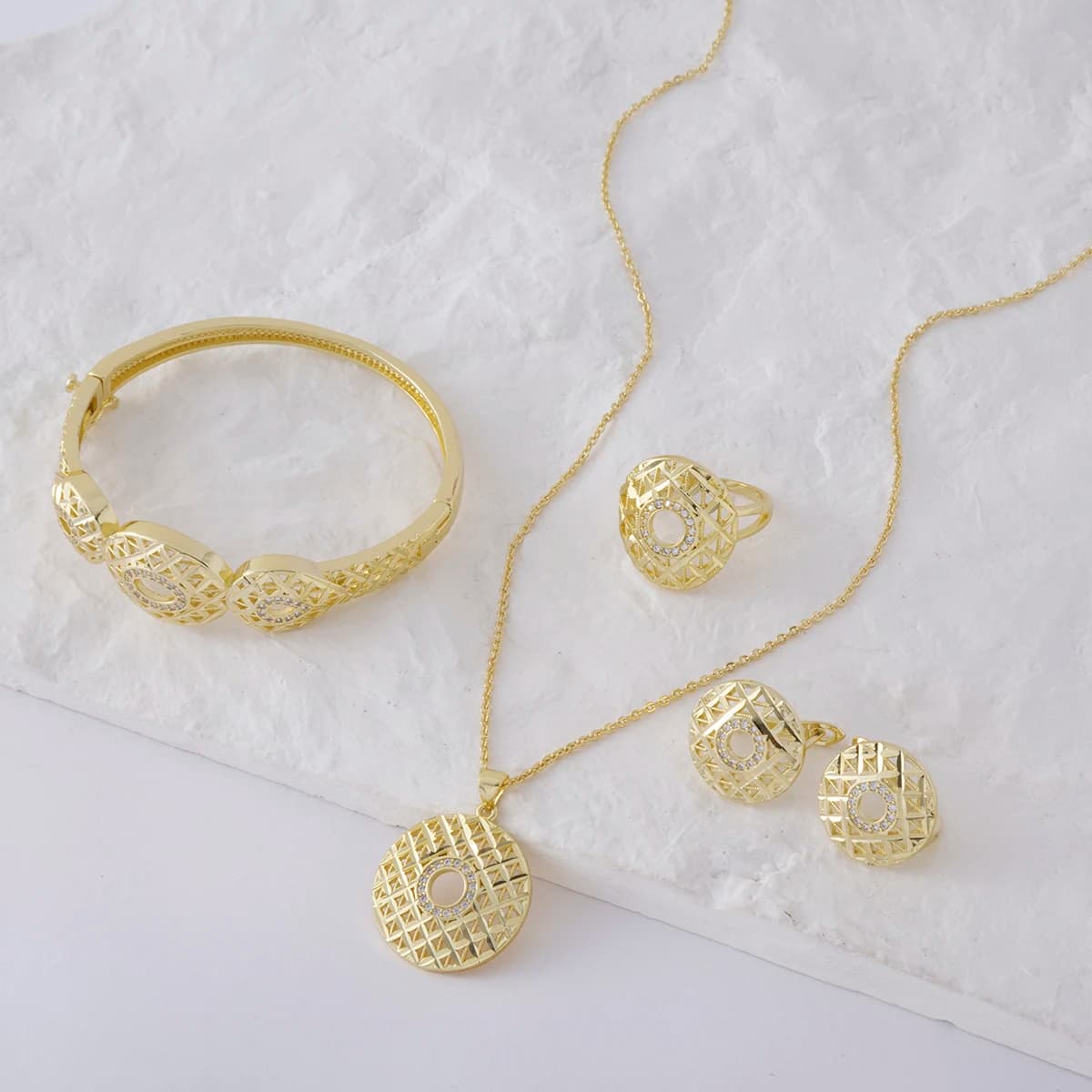 Nuovo set di gioielli da sposa color oro, collana rotonda, orecchini da donna, bracciale, collana, set di gioielli squisiti