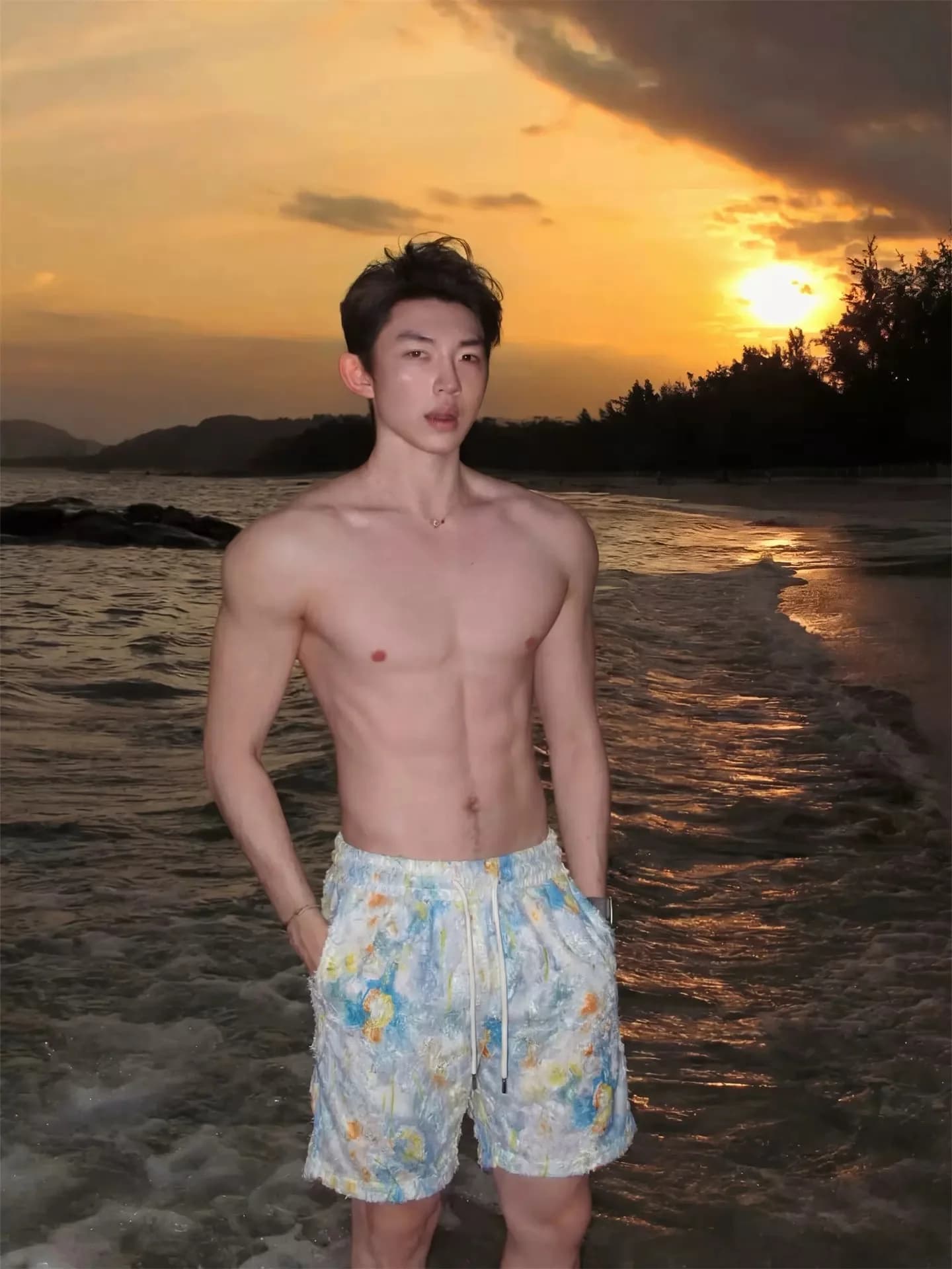 Uomini ‌ Pantaloncini Jacquard in Seta Ghiaccio con Nappe da Uomo, Stile Tropicale per Spiaggia, Vacanze alle Maldive, Serate in Discoteca e Appuntamenti