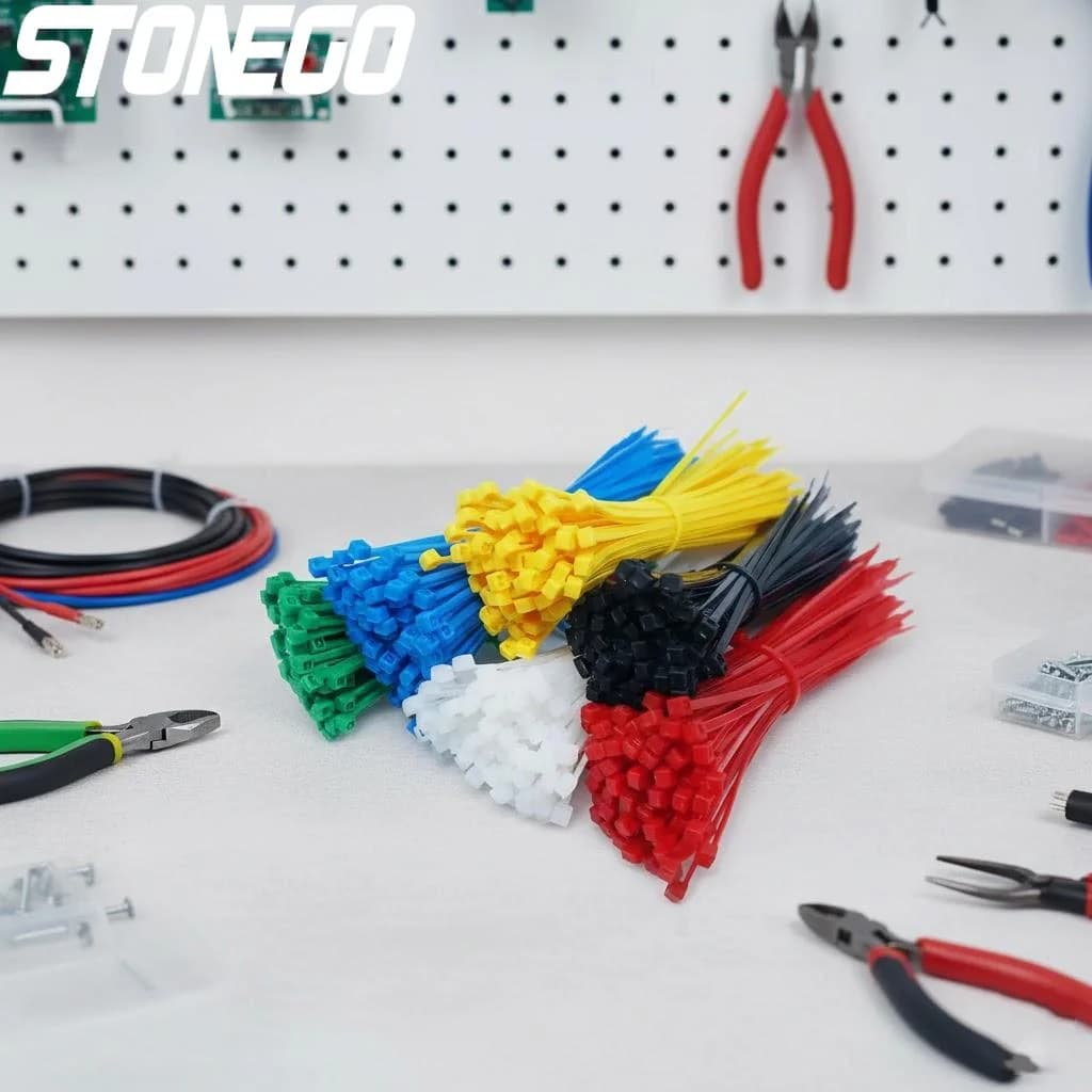100 fascette fermacavi autobloccanti in nylon da 2,5 mm x 150 mm, bianche e nere, per organizzare accessori elettronici