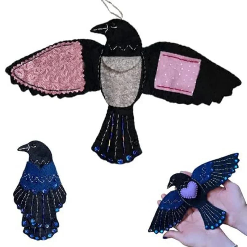 Kit Completo per Cucito e Patchwork Ravens Keepsake Guardian of Stitches con Tessuto, Filo, Strumenti e Materiale per il Cucito