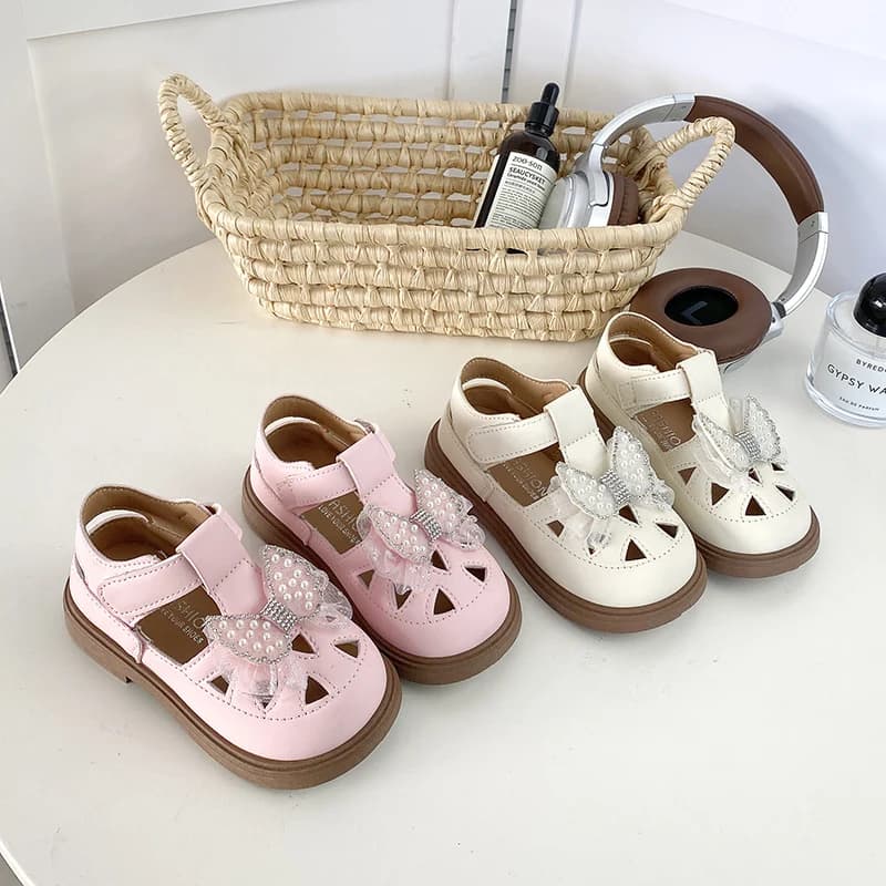 Sandali Casual da Bambina con Cinturino a T, Colore Tinta Unita, Scarpe da Spiaggia per Bambini con Fiocchi in Pizzo, Nuova Collezione Estiva 2026, Antiscivolo
