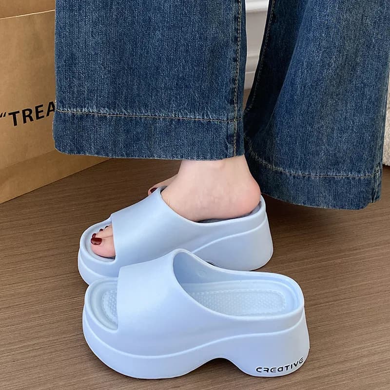 Sandali con suola spessa e rialzo di 8 cm per la moda estiva femminile e sandali da spiaggia versatili per l'abbigliamento outdoor da donna